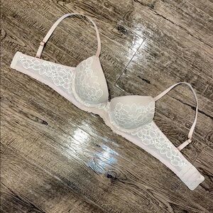 Aerie Cream Real Power Plunge Underwire Bra with Adjustable Straps